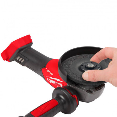 Аккумуляторная угловая шлифмашина Milwaukee M18 FSAG125X-501BRF, 1 акб M18 B5, з/у M12-18 FC, сумка Аккумуляторная угловая шлифмашина Milwaukee M18 FSAG125X-501BRF, 1 акб M18 B5, з/у M12-18 FC, сумка