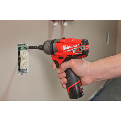 Аккумуляторный шуруповерт Milwaukee M12 CD-0, без акб и з/у Аккумуляторный шуруповерт Milwaukee M12 CD-0, без акб и з/у